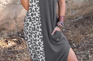 Laza szabású maxi ruha leopárdmintás részlettel,  szürke