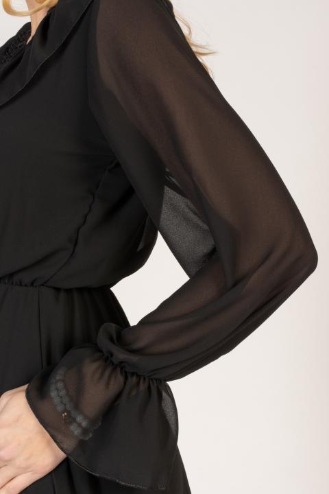 Elegáns miniruha "V" nyakkivágással, csipkés és fodros díszítéssel, CLEMENTINA, fekete