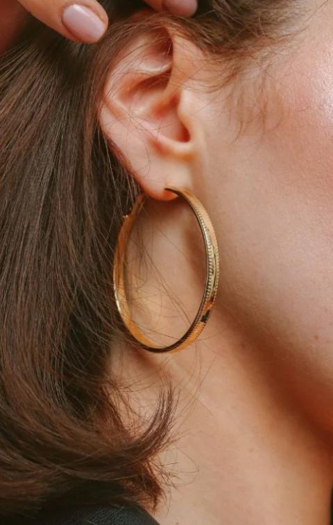 Elegáns kerek fülbevaló, ART851, aranyszínű