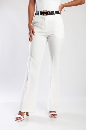 Elegáns nadrág hosszú, széles szárakkal és zsebekkel, fehér