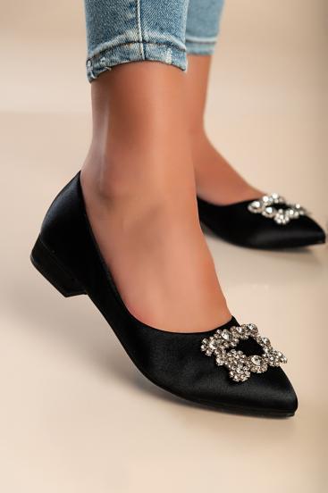 Alacsony sarkú balerina cipő dekoratív részlettel, fekete