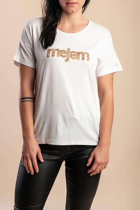 A képen látható modell 170 cm magas