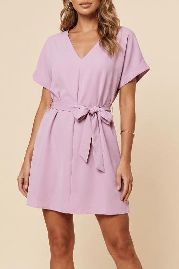 Elegáns mini ruha széles ujjakkal, rózsaszín